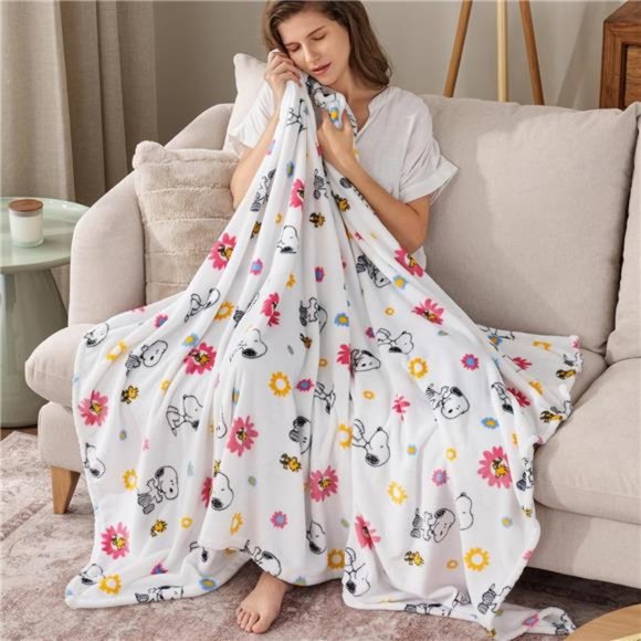 Soft Plush Blanket Peanuts Snoopy & Woodstock Floral Fun White 55 x 70 Inch - Picture 5 of 7
